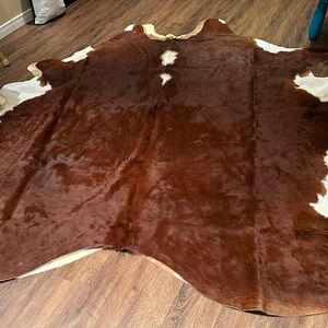 New indoor cowhide rug ( brown and white)